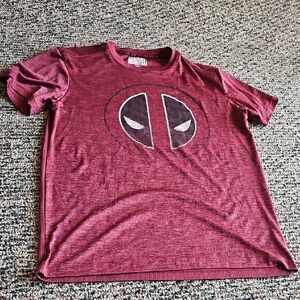 Deadpool Graphic Tee Size Large Red Marvel Distressed Logo T-Shirt
